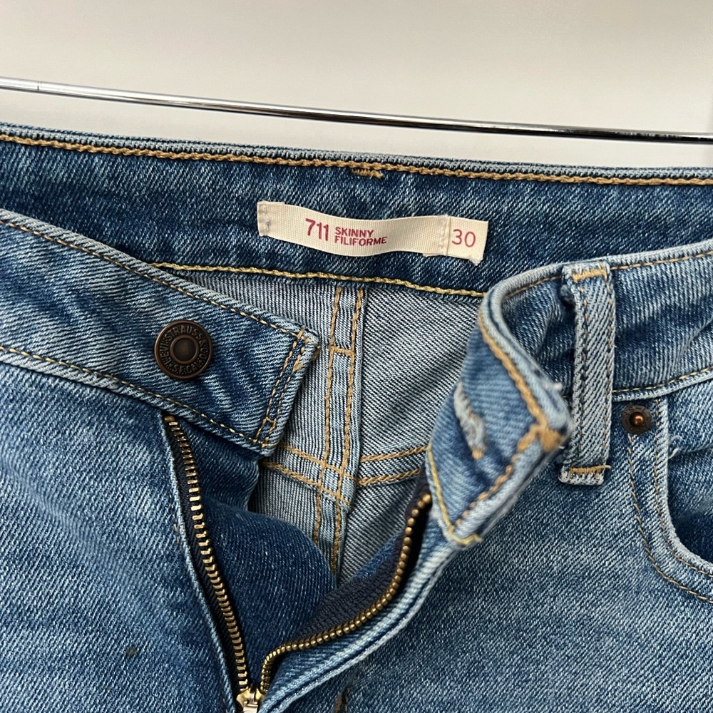Levi’s 711 Skinny Jeans